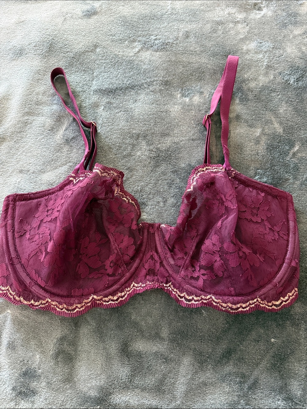 Victoria's Secret Lace Underwire Bra in Berry